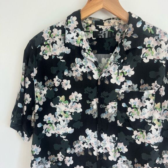 Le 31 for Simons Men's Medium Black Floral Short Sleeve Button Down Shirt Beach - Picture 1 of 9